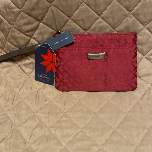 Tommy Hilfiger Handbags - NWT Tommy Hilfiger Burgundy Zippered Wristlet With Exterior & Interior Pocket